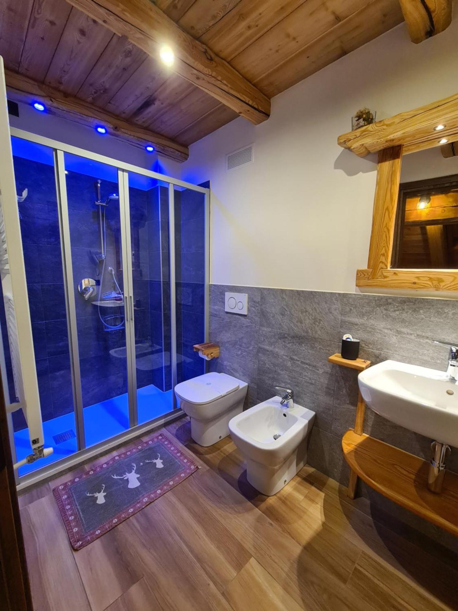 La Maison. Il Nido Dell'Aquila Bardonecchia Luaran gambar