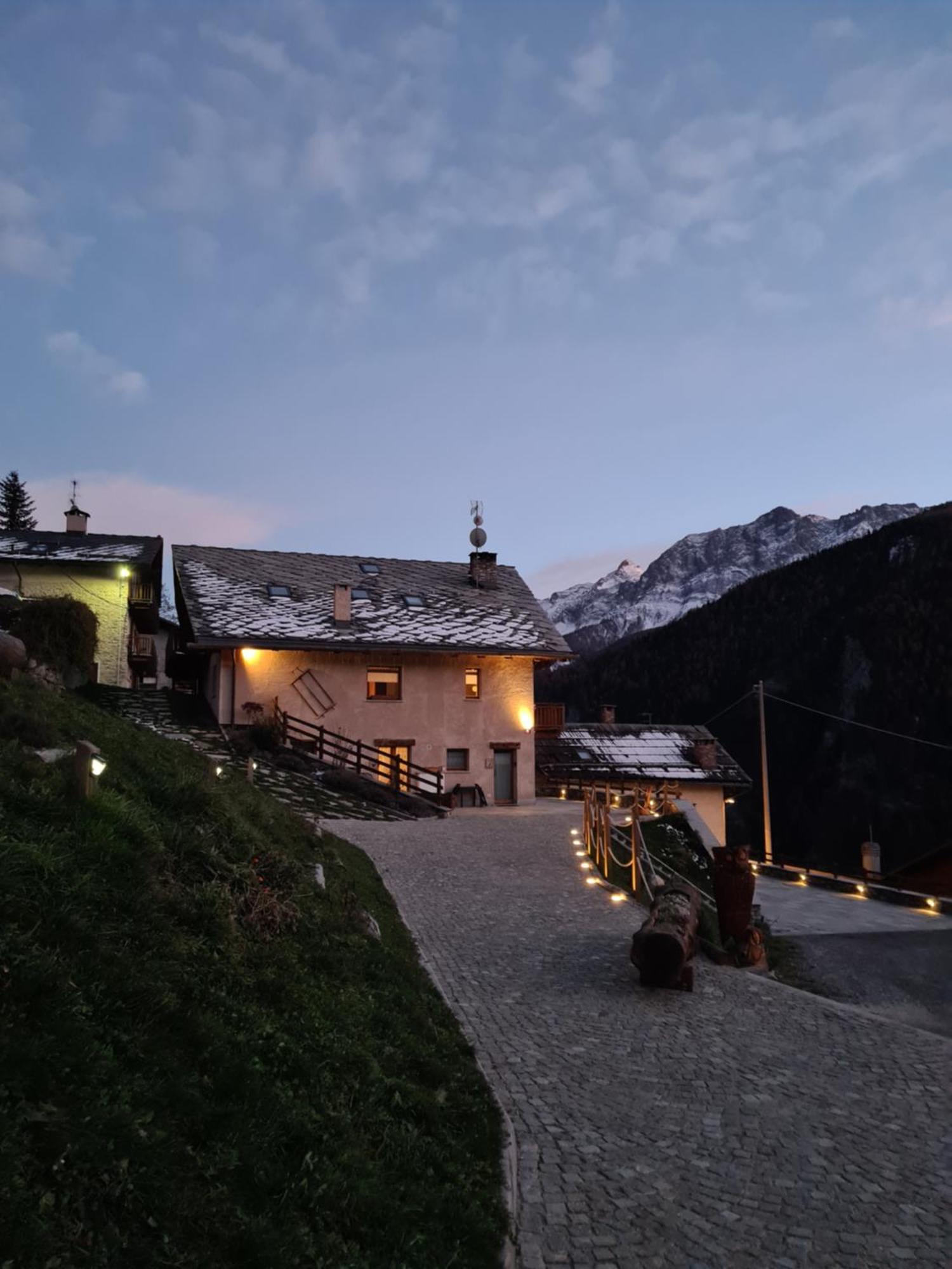 La Maison. Il Nido Dell'Aquila Bardonecchia Luaran gambar
